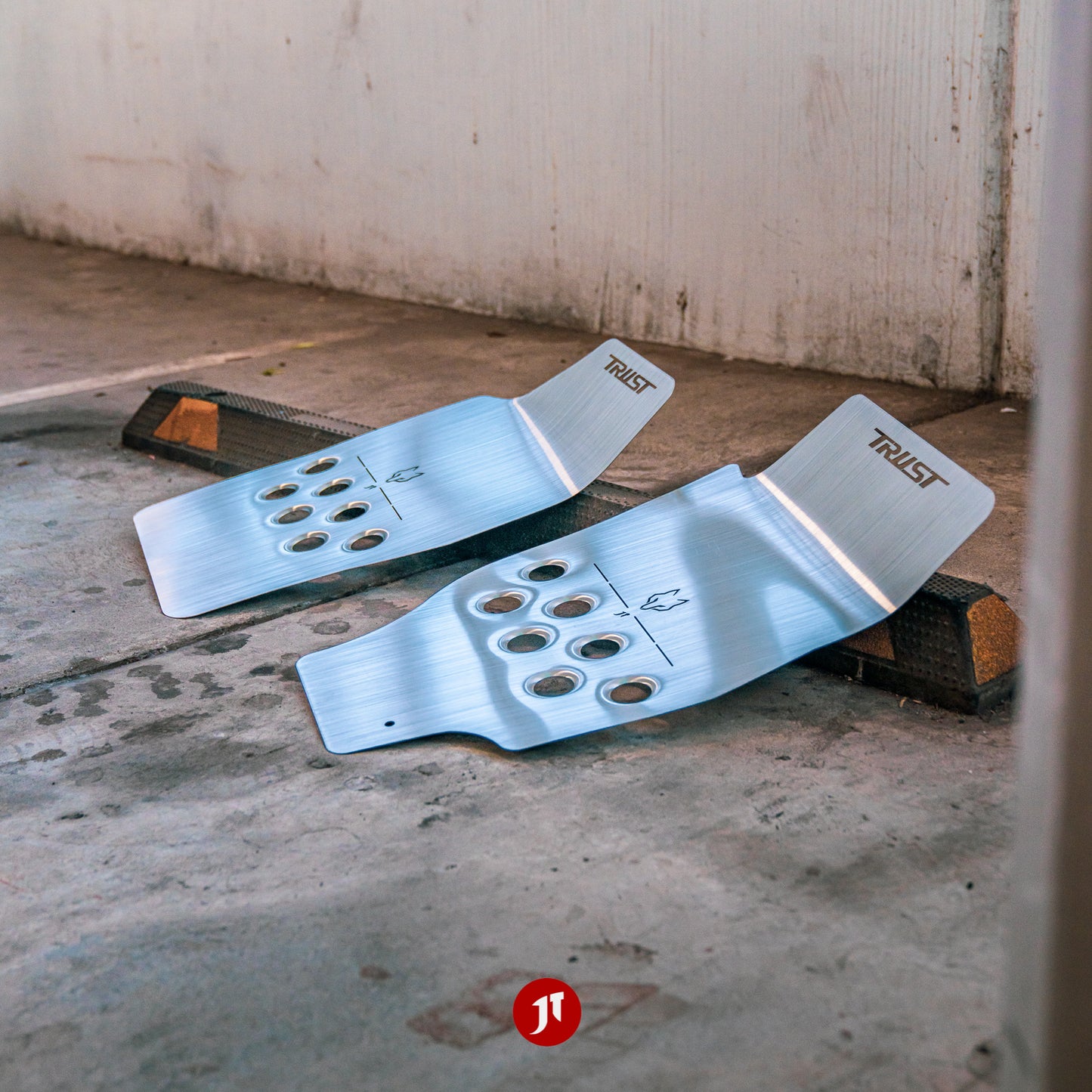 Toyota Chaser JZX100 Floor Plates (RHD)