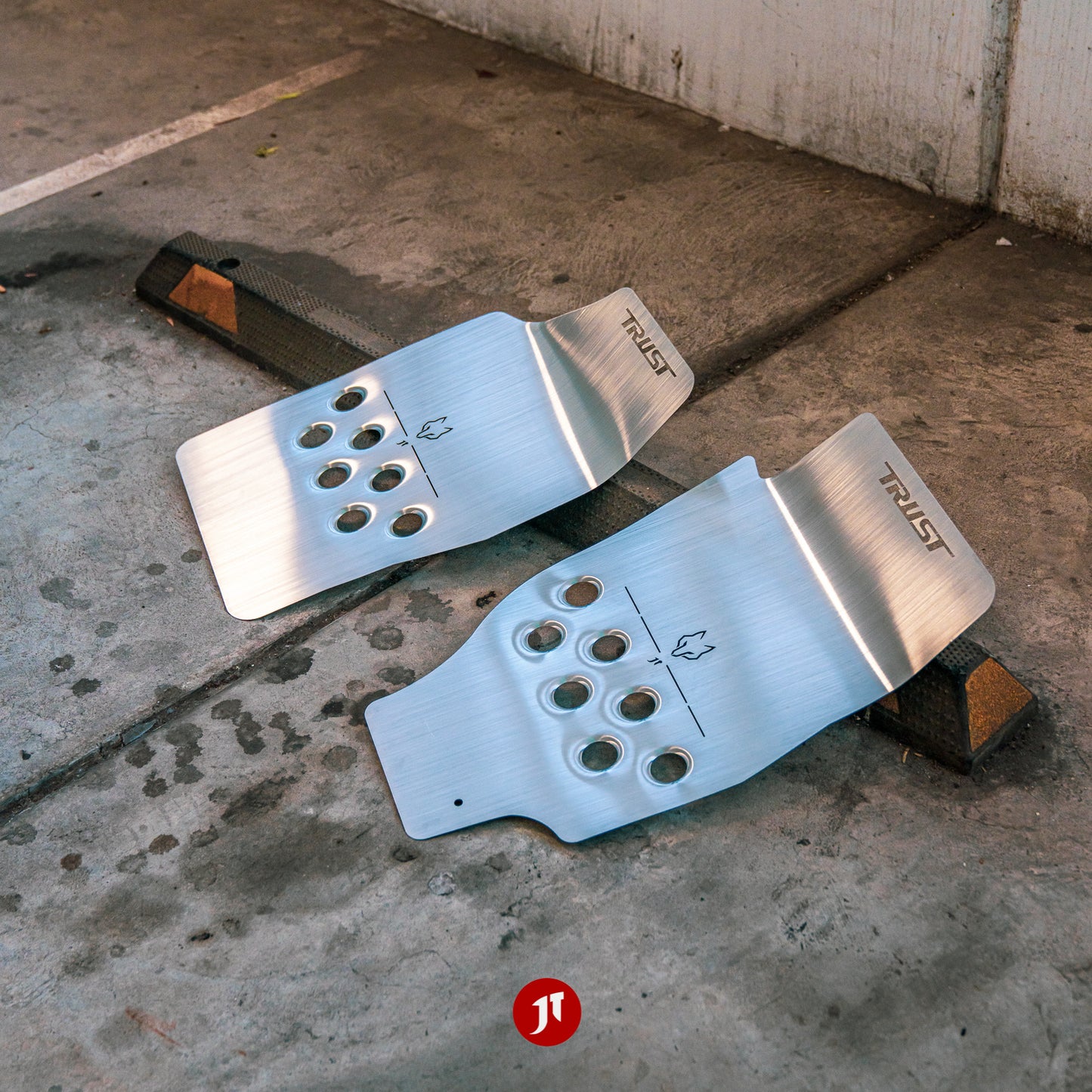 Toyota Chaser JZX100 Floor Plates (RHD)