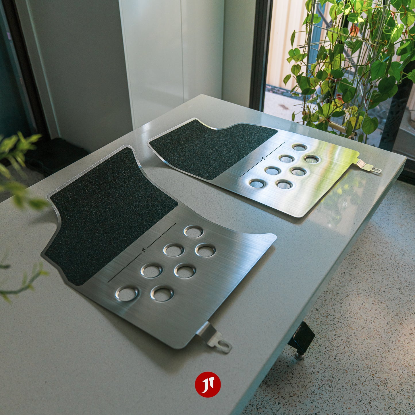 Mitsubishi GTO/3000 GT Floor Plates (RHD