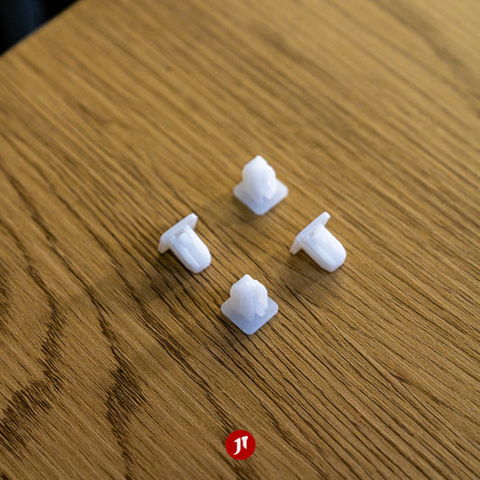 4 x  Square Rivets Retainer Clip