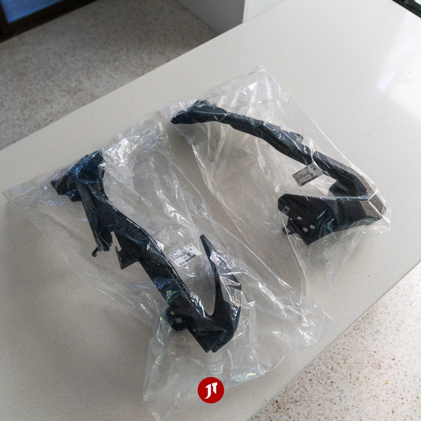 Genuine Subaru Left and Right Front Corner Bracket (57707CA191 and 57707CA181)