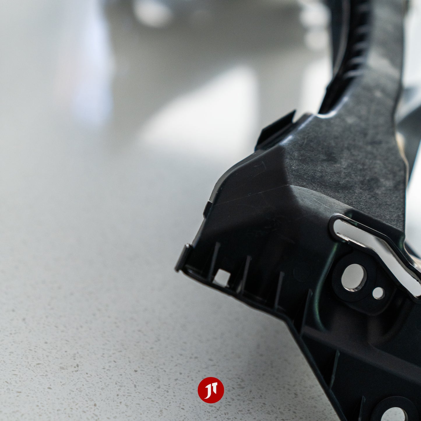 Genuine Subaru Left and Right Front Corner Bracket (57707CA191 and 57707CA181)