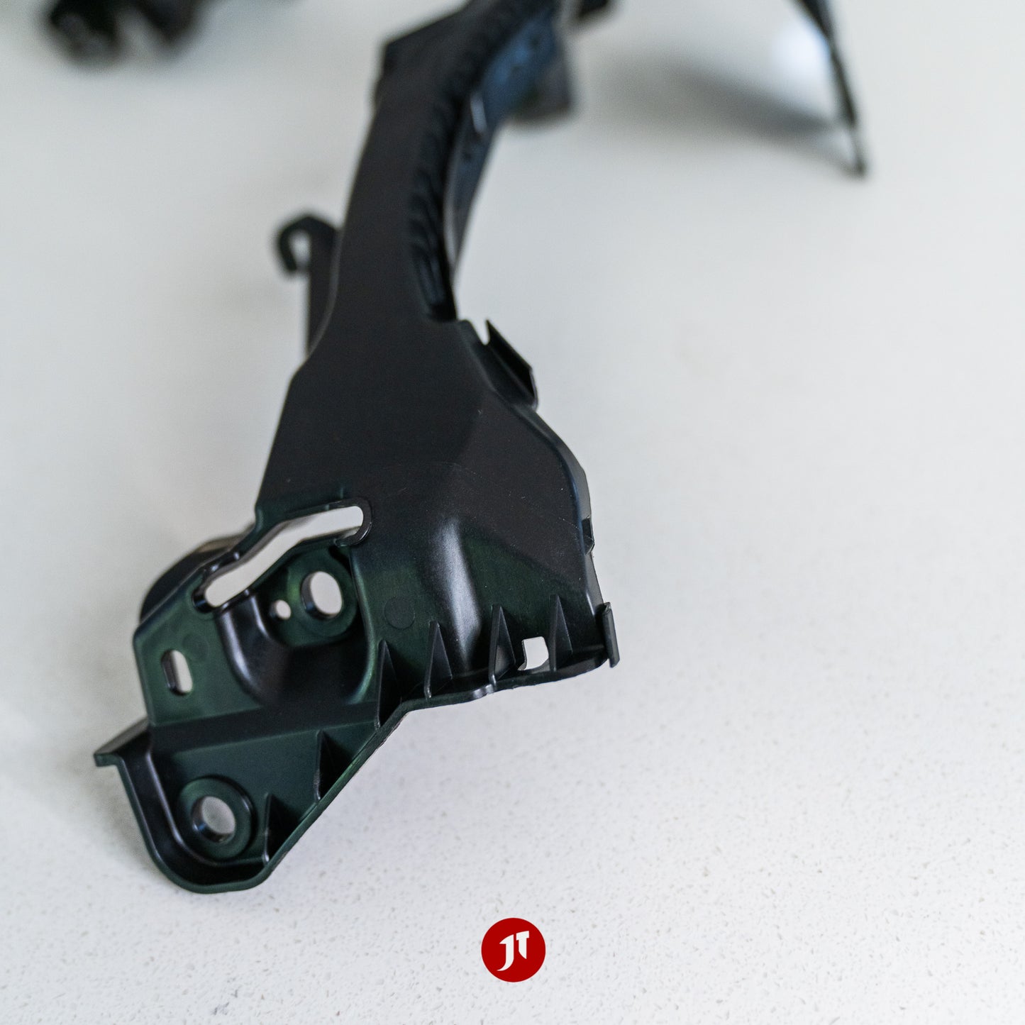 Genuine Subaru Left and Right Front Corner Bracket (57707CA191 and 57707CA181)