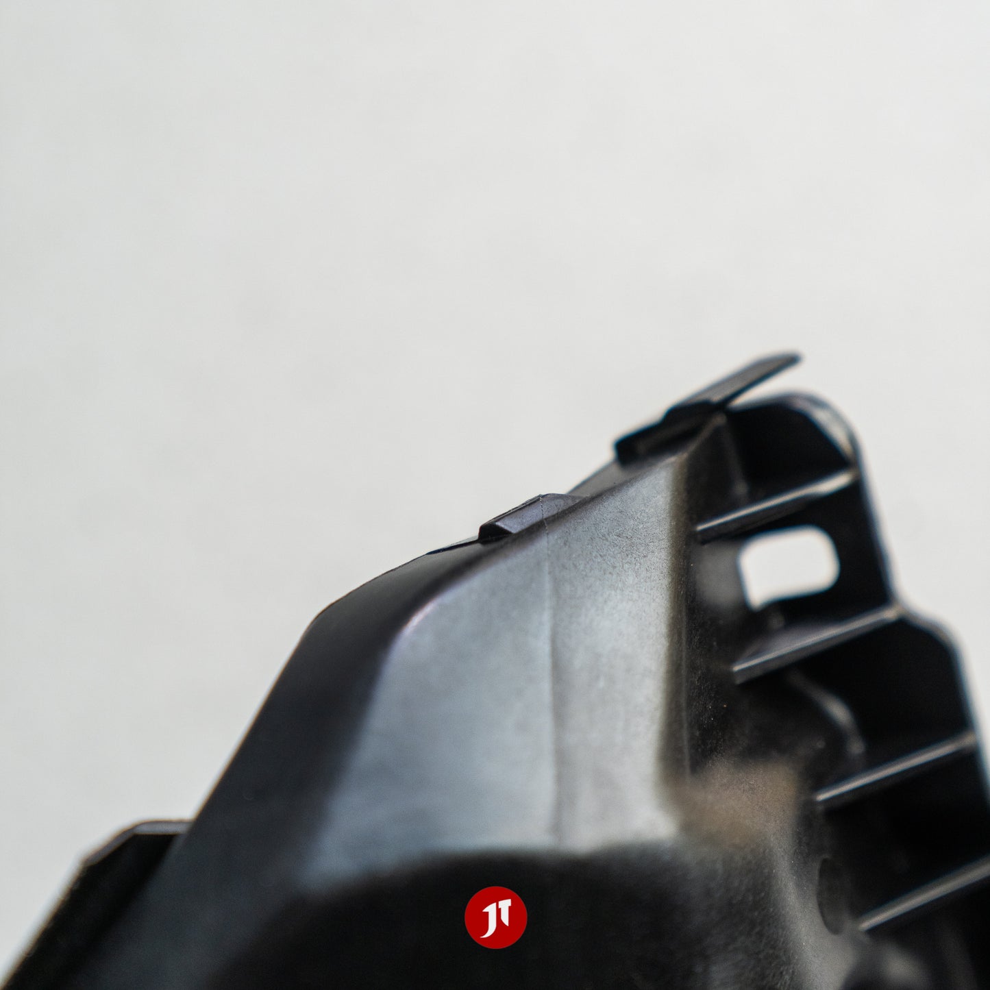 Genuine Subaru Left and Right Front Corner Bracket (57707CA191 and 57707CA181)