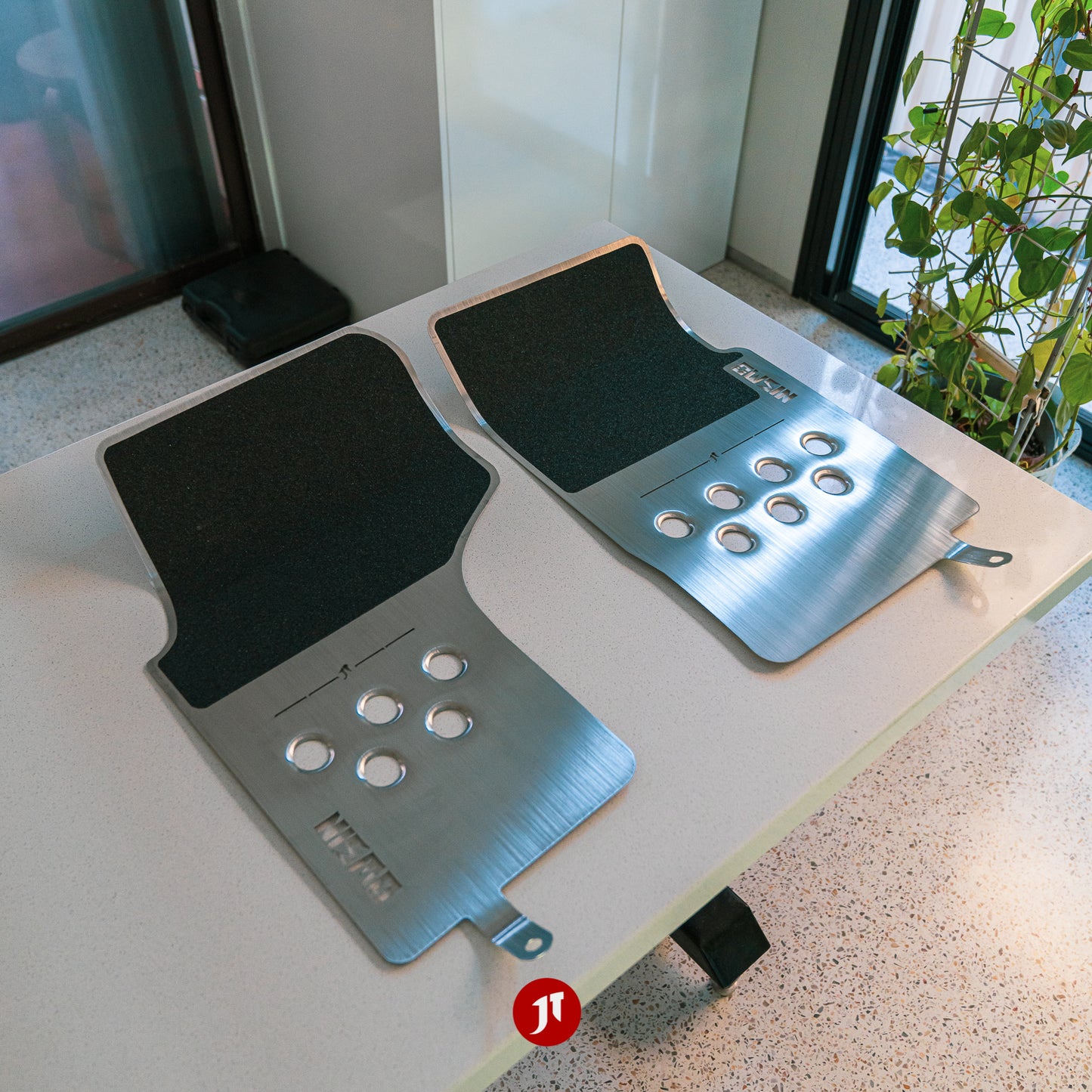 Skyline R32 Floor Plates (RHD)