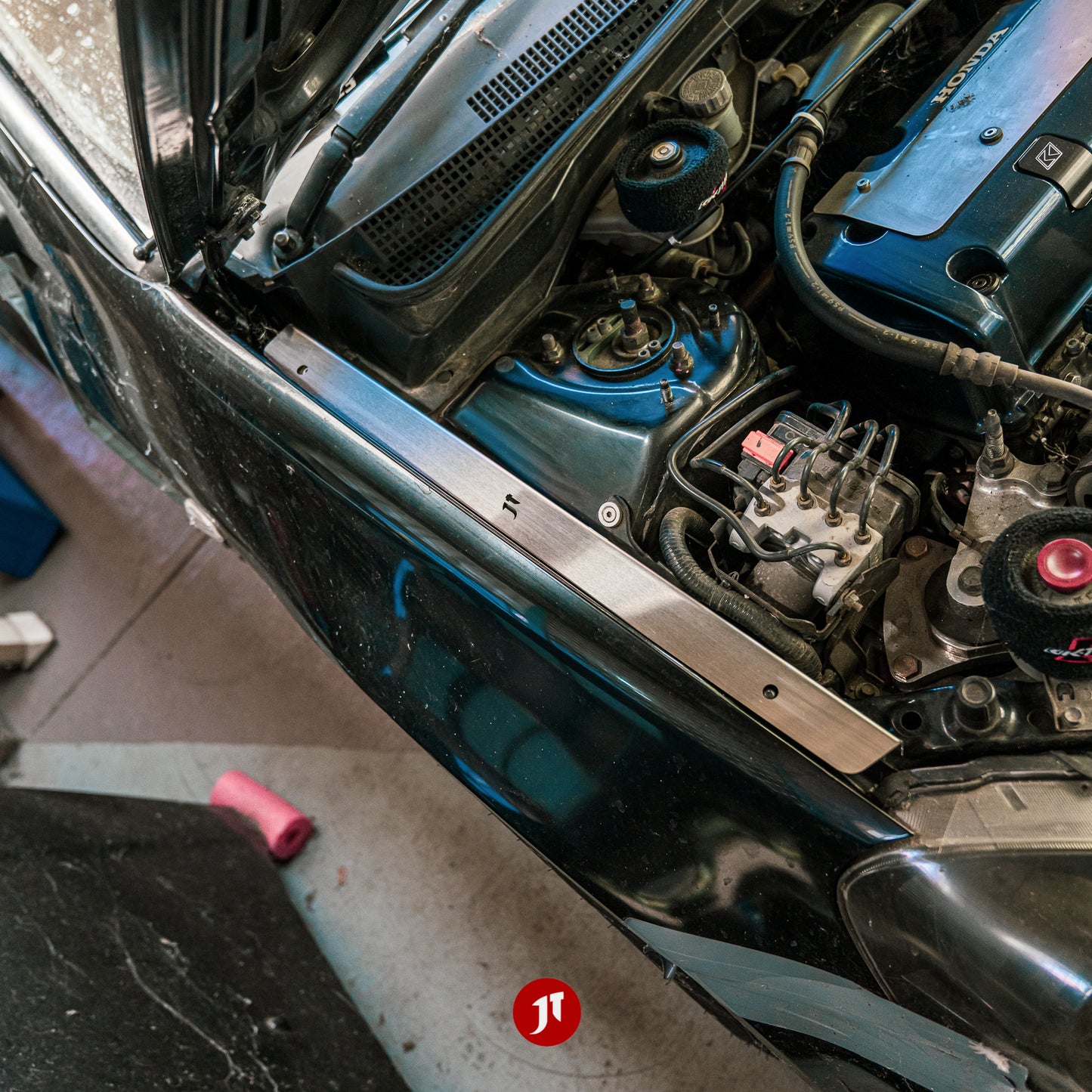 Integra DC5 / RSX Fender Shrouds