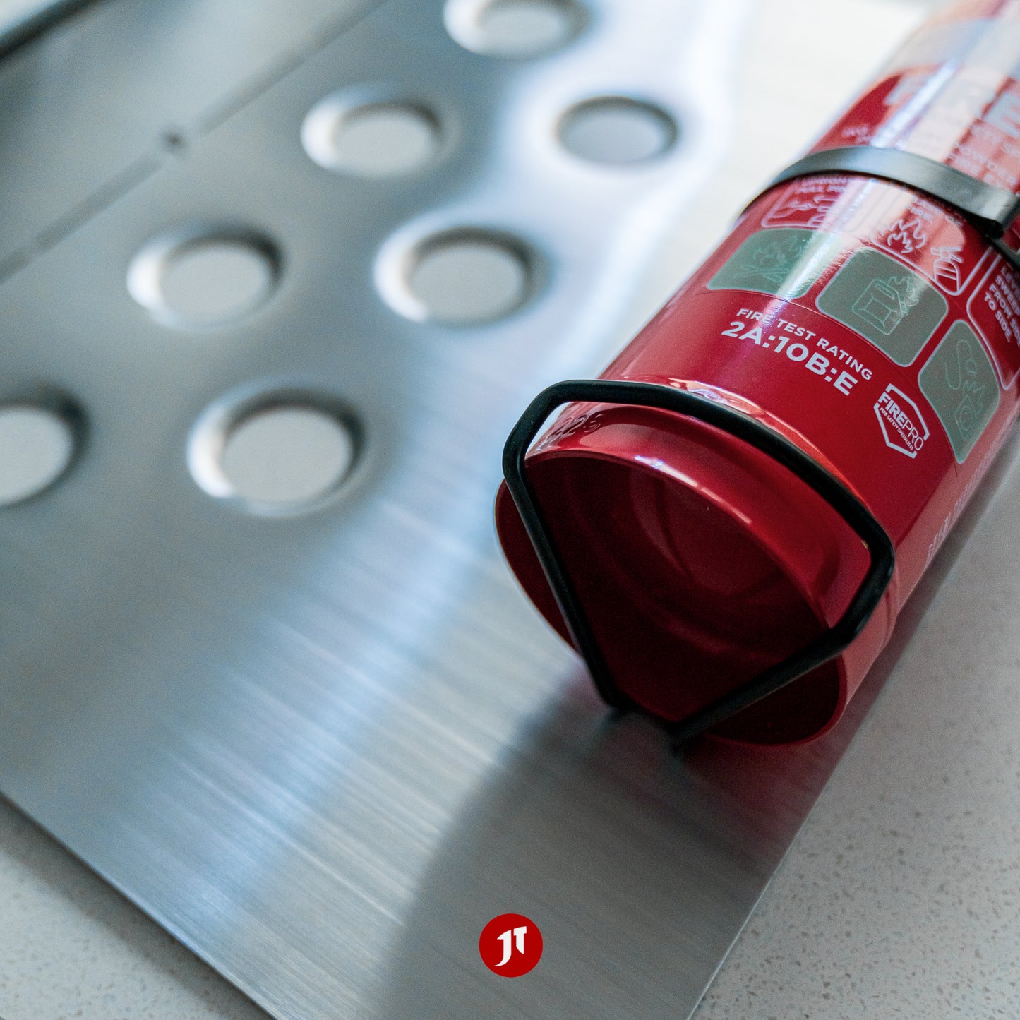 Single Latch Metal Cage for 1kg Fire Extinguisher