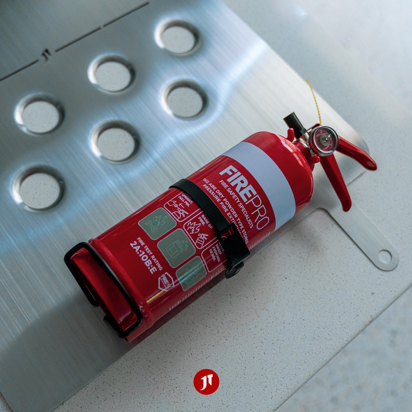 Single Latch Metal Cage for 1kg Fire Extinguisher